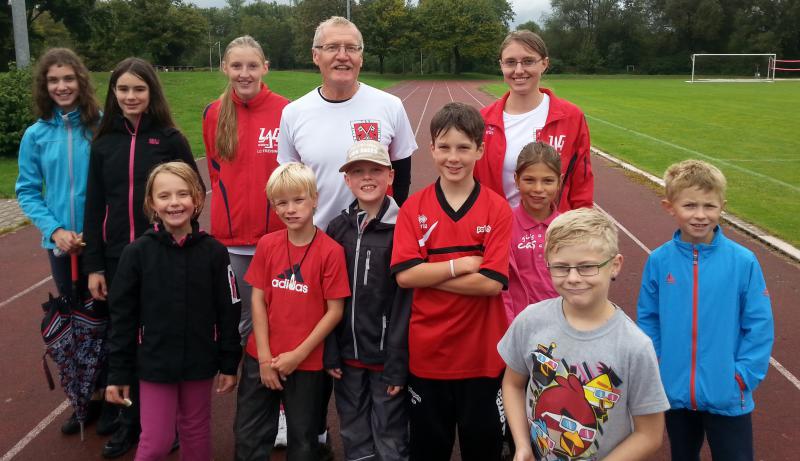 Die Ferienprogrammkinder nach der Ablegung ihres Sportabzeichens